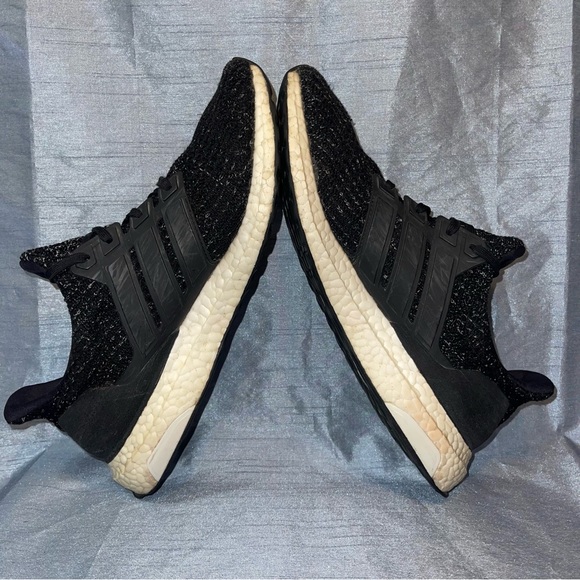 Women's Adidas UltraBoost 4.0 Core Black Cloud White Size 9.5 F36125 - Picture 6 of 8